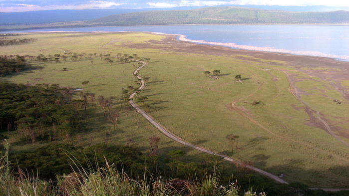Utsikt över riftdalen och Lake Manyara.
